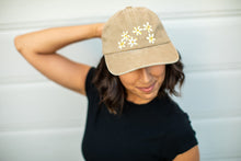 Load image into Gallery viewer, Neutral Daisy Cap