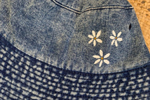 Load image into Gallery viewer, Daisy Bucket Hat